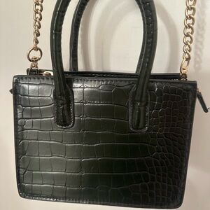 Elegant Dark Green Faux Croc-Embossed Handbag